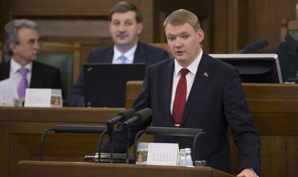 Эдвардс Смилтенс