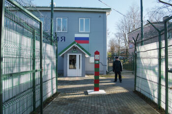 Пешеходный КПП "Нарва-2" открылся на границе РФ и Эстонии