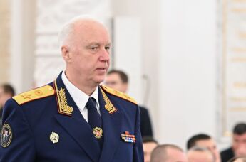Президент Владимир Путин вручил Героям России медали "Золотая Звезда"