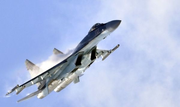 Российский многоцелевой истребитель Су-35 Российский многоцелевой истребитель Су-35