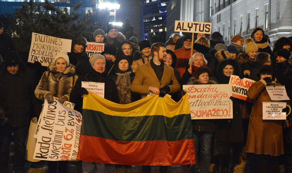 Митинг работников образования в Вильнюсе 