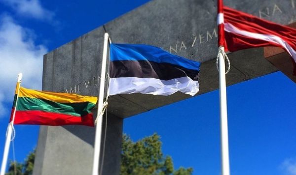 Флаги стран Балтии. Флаги стран Балтии.