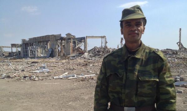 Бенес Айо в разрушенном аэропорту Луганска