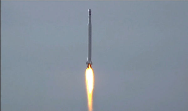 Иран сообщил о запуске военного спутника "Свет"