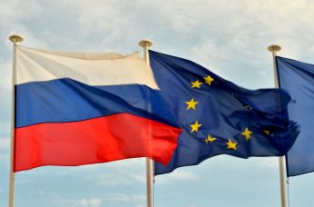 Флаги России и  ЕС