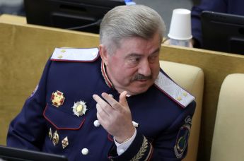 Депутат Госдумы РФ Виктор Водолацкий на пленарном заседании