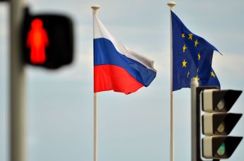 Флаги России и ЕС