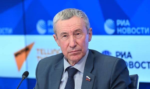 Председатель Временной комиссии Совета Федерации по защите государственного суверенитета и предотвращению вмешательства во внутренние дела РФ Андрей Климов Председатель Временной комиссии Совета Федерации по защите государственного суверенитета и предотвращению вмешательства во внутренние дела РФ Андрей Климов