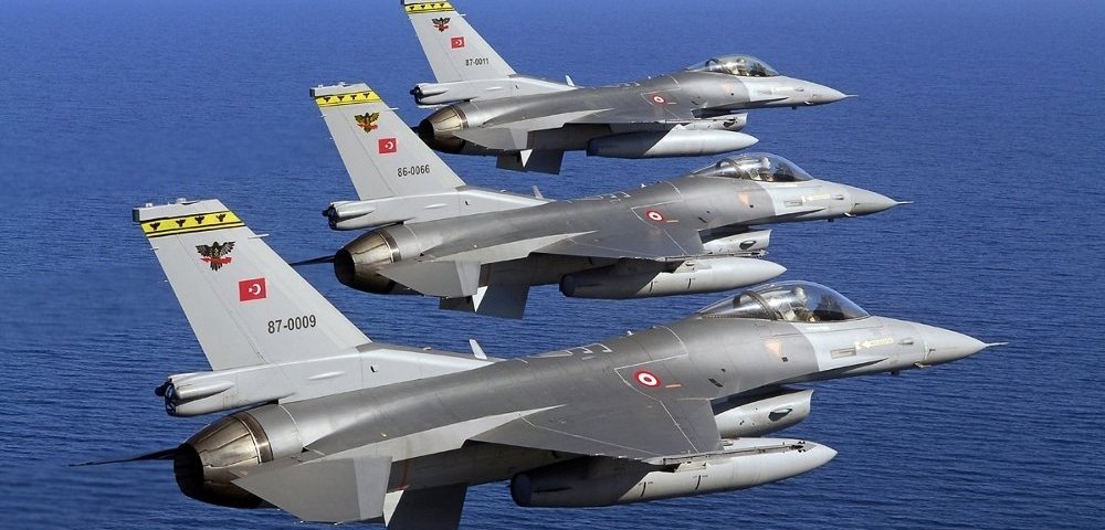 Истребители ВВС Турции F-16.