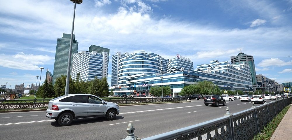 Бульвар Нуржол в Астане (Казахстан).