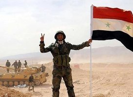 Прорвавшие трехлетнюю осаду города Дейр-эз-Зор бойцы сирийской армии.