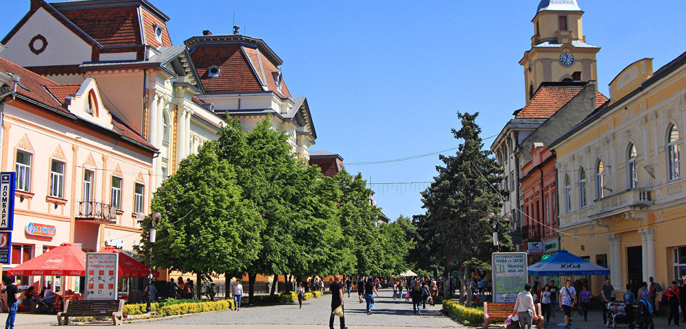 Центральная улица города Берегово, Закарпатская область,  Украина