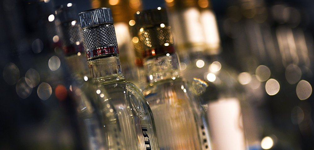 Бутылки с алкогольной продукцией Бутылки с алкогольной продукцией