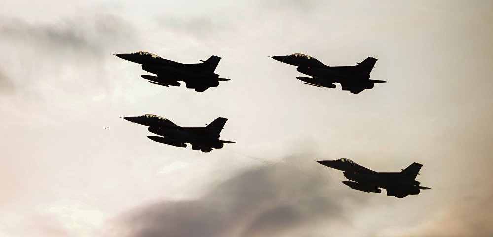Истребители F16 НАТО. Архивное фото Истребители F16 НАТО. Архивное фото