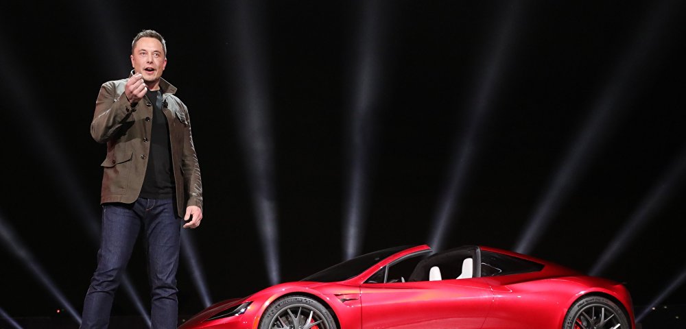 Компания Tesla представила новые модели электромобилей