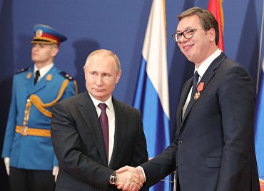 ОфиПрезидент РФ Владимир Путин (слева) и президент Республики Сербии Александр Вучич(справа), 17 января 2019
