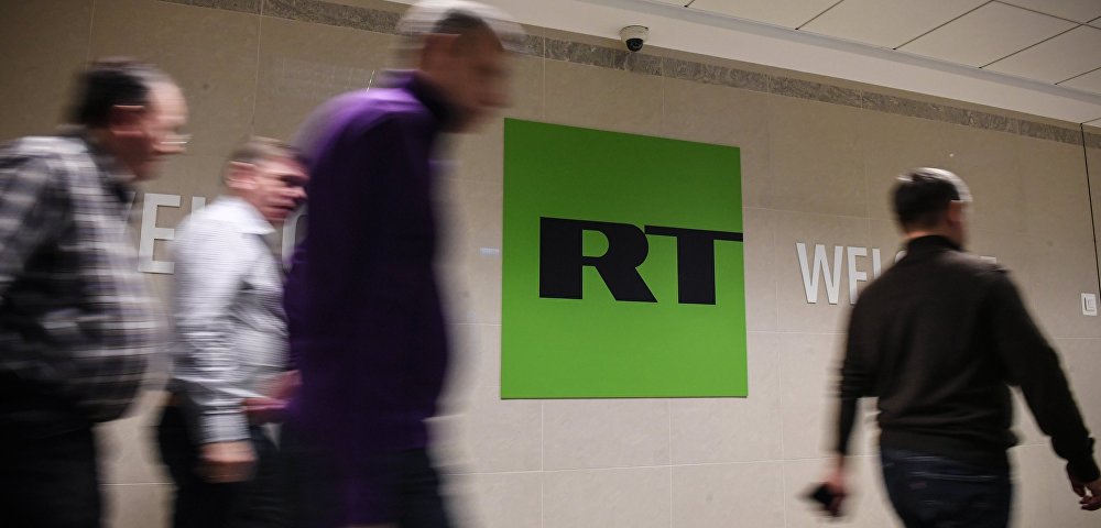 Сотрудники в офисе телеканала Russia Today