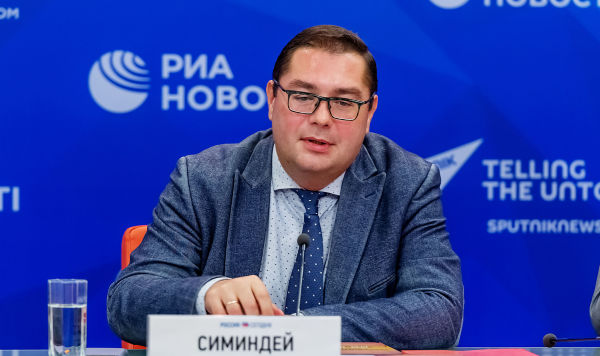 Владимир Симиндей на презентации книги "Вынужденный альянс. Советско-балтийские отношения и международный кризис 1939-1940", 21 августа 2019 года Владимир Симиндей на презентации книги "Вынужденный альянс. Советско-балтийские отношения и международный кризис 1939-1940", 21 августа 2019 года