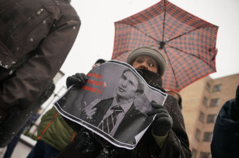 Пикет у посольства Литвы в Риге в защиту Альгирдаса Палецкиса, 14 января 2019