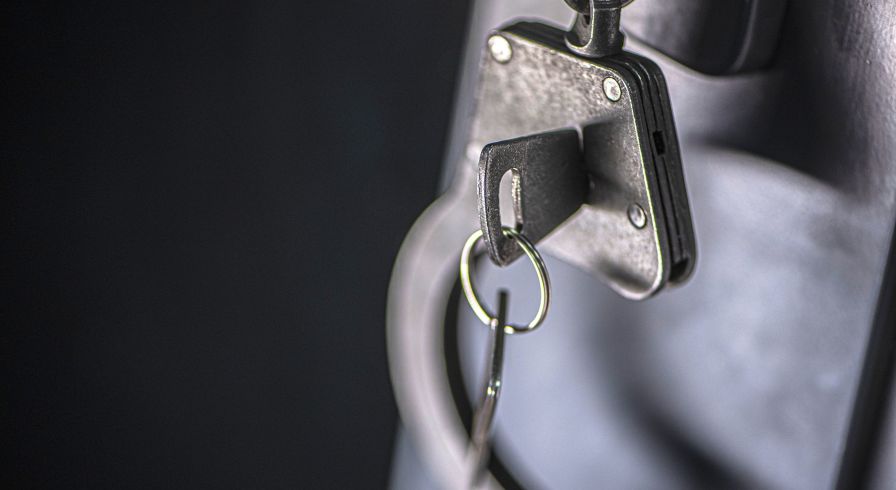 Ключ в наручниках