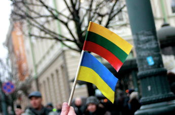 Флаги Литвы и Украины