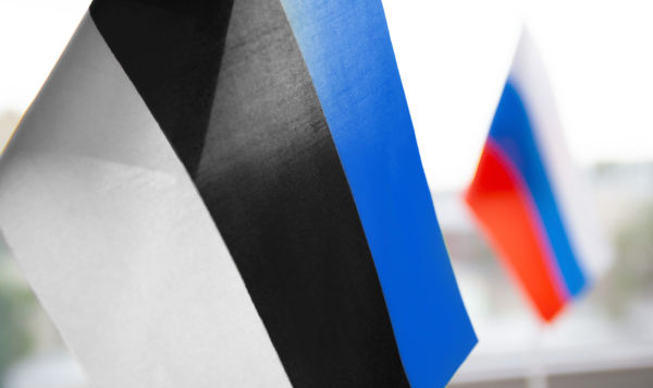 Флаги Эстонии и России Флаги Эстонии и России