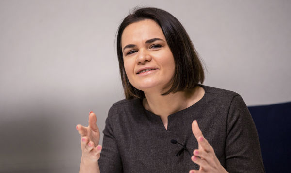 Светлана Тихановская во время пресс-конференции по итогам переговоров с премьер-министром Эстонии Юри Ратасом Светлана Тихановская во время пресс-конференции по итогам переговоров с премьер-министром Эстонии Юри Ратасом