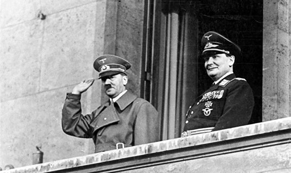 Адольф Гитлер и Герман Геринг. Берлин, 16 марта 1938 год Адольф Гитлер и Герман Геринг. Берлин, 16 марта 1938 год