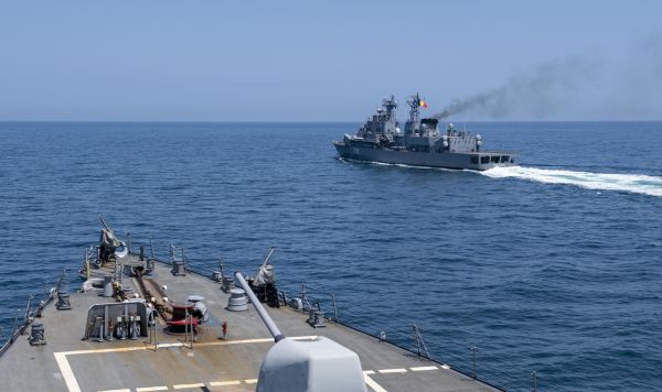 Фрегат ВМС Румынии ROS Marasesti (F 111) прибывает в черное море для учений Sea Breeze-2021, 23 июня 2021 года